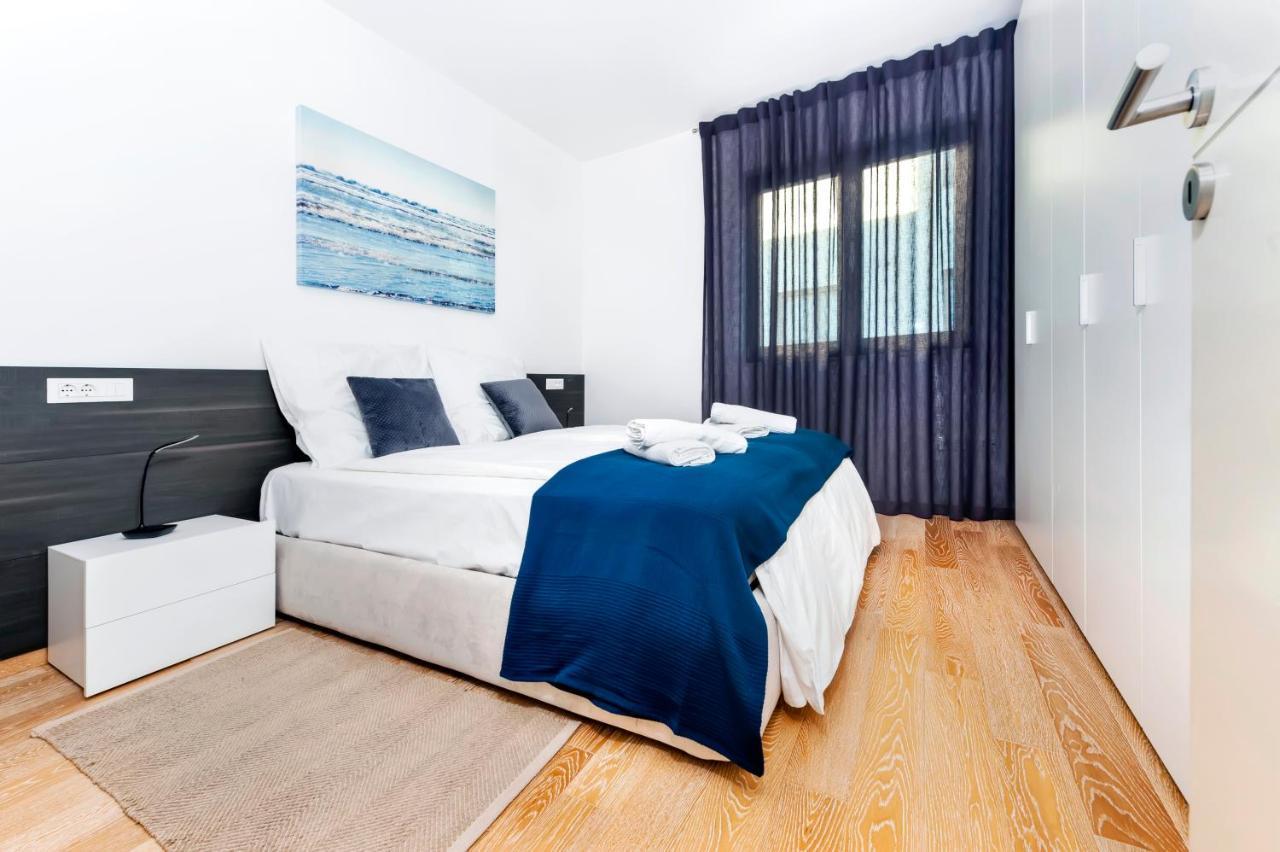 Sunny Day - Apartment With Parking Rovinj Exteriör bild