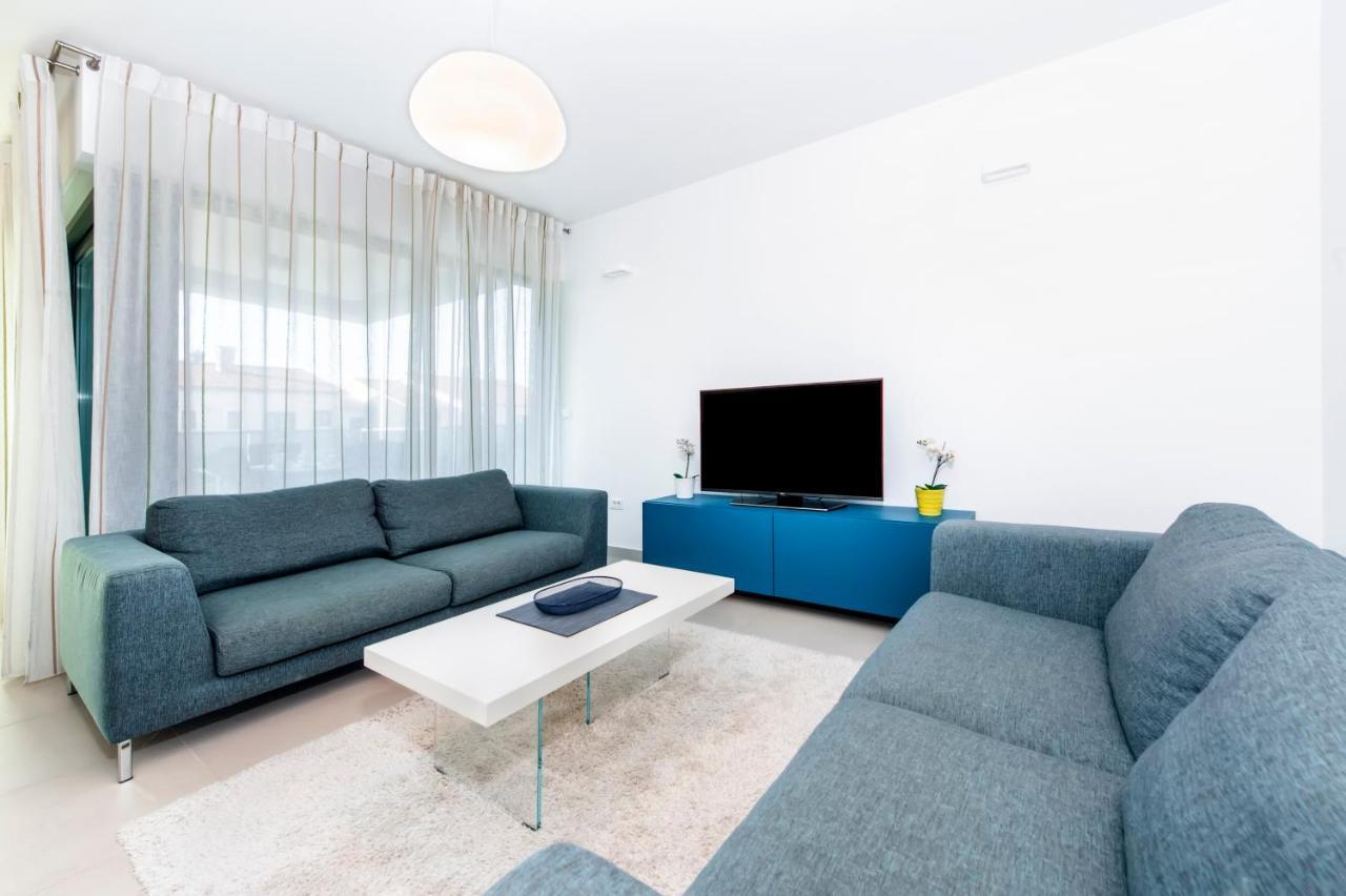 Sunny Day - Apartment With Parking Rovinj Exteriör bild