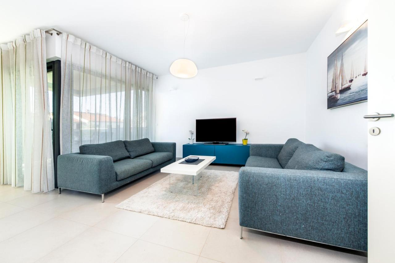 Sunny Day - Apartment With Parking Rovinj Exteriör bild