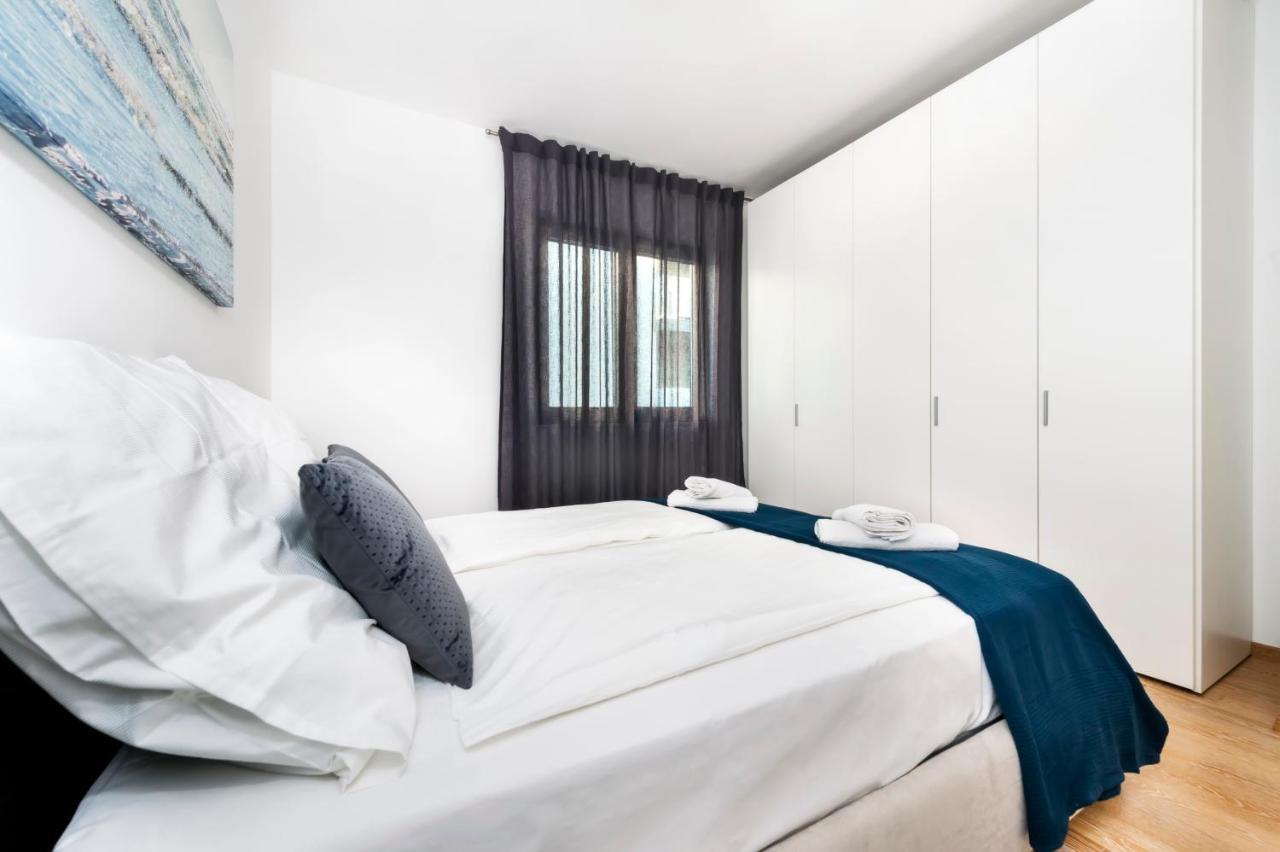 Sunny Day - Apartment With Parking Rovinj Exteriör bild