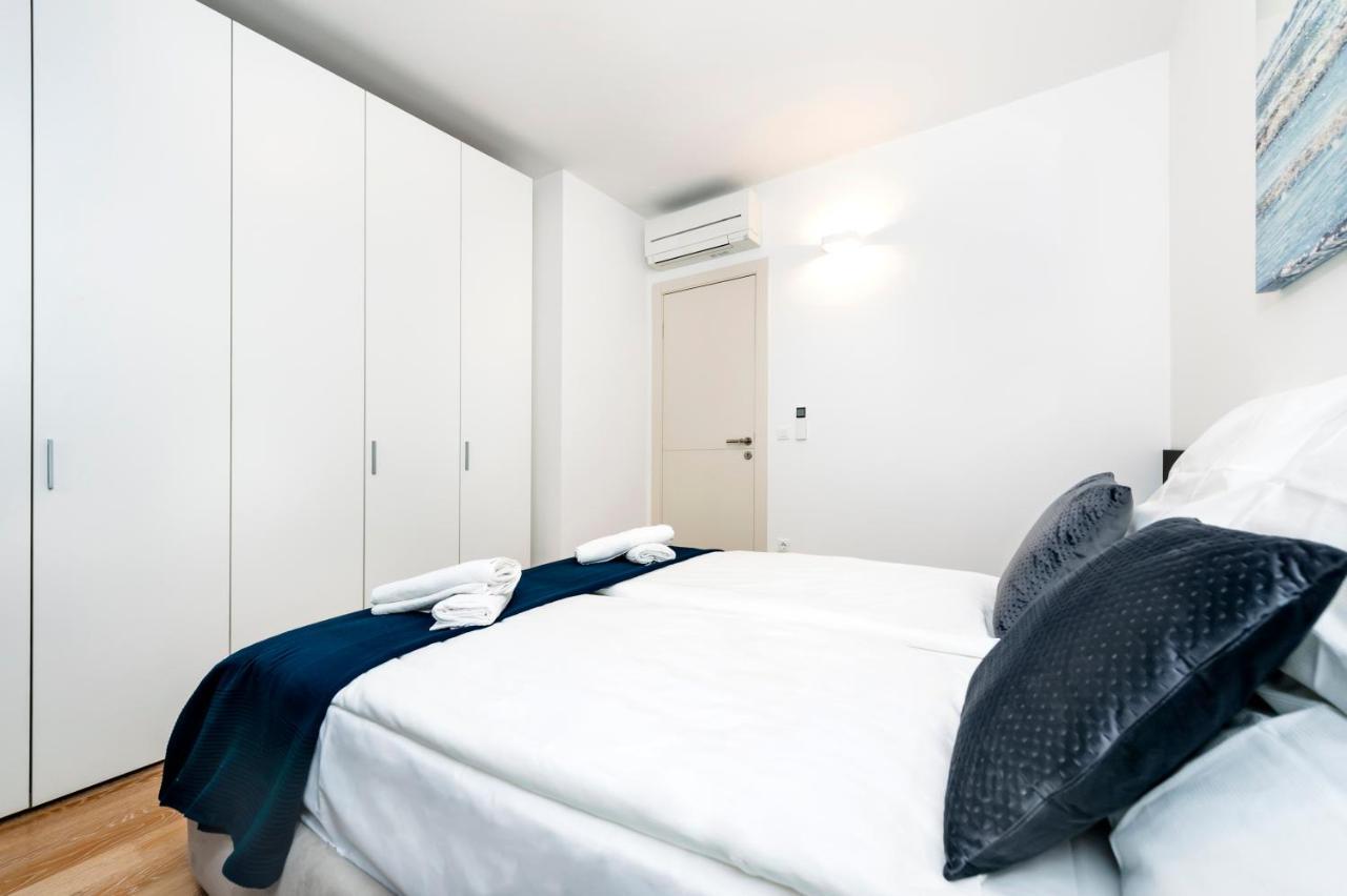 Sunny Day - Apartment With Parking Rovinj Exteriör bild