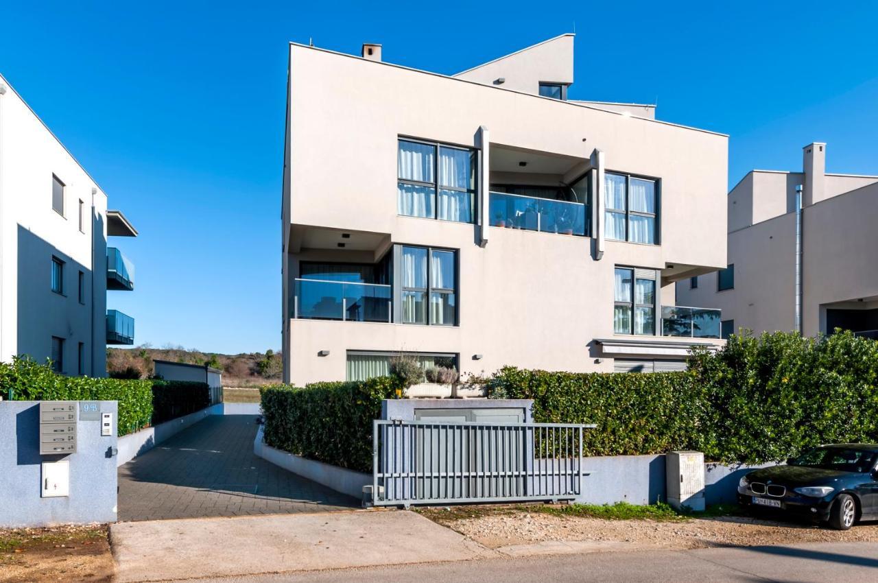 Sunny Day - Apartment With Parking Rovinj Exteriör bild