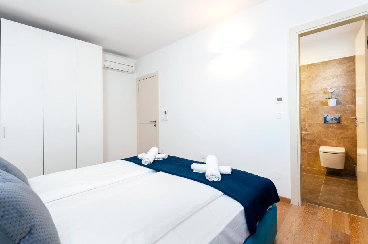 Sunny Day - Apartment With Parking Rovinj Exteriör bild