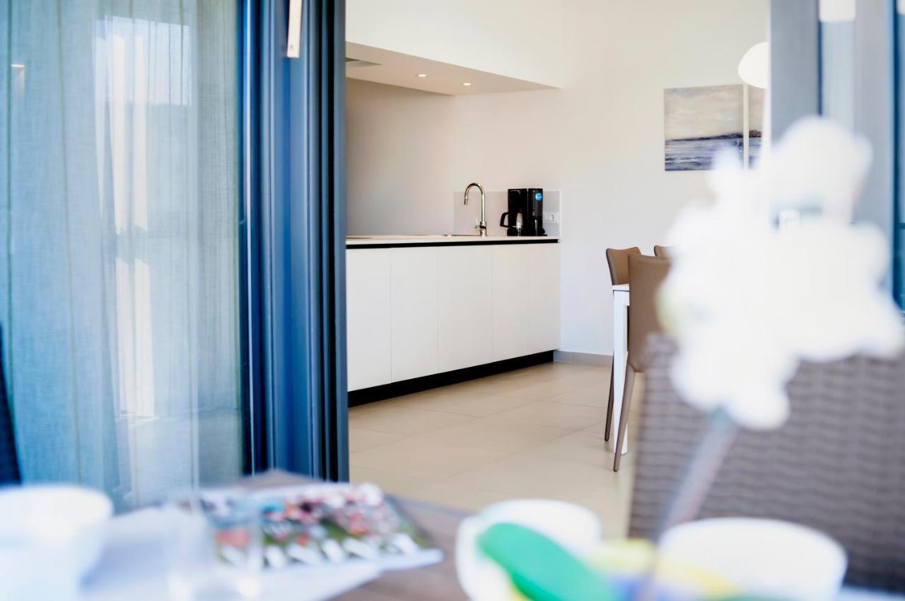Sunny Day - Apartment With Parking Rovinj Exteriör bild